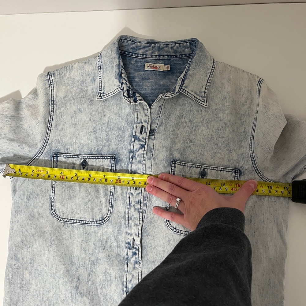 Faherty Women’s Size Small Light Blue White Washed Button Down Shirt - Picture 6 of 7